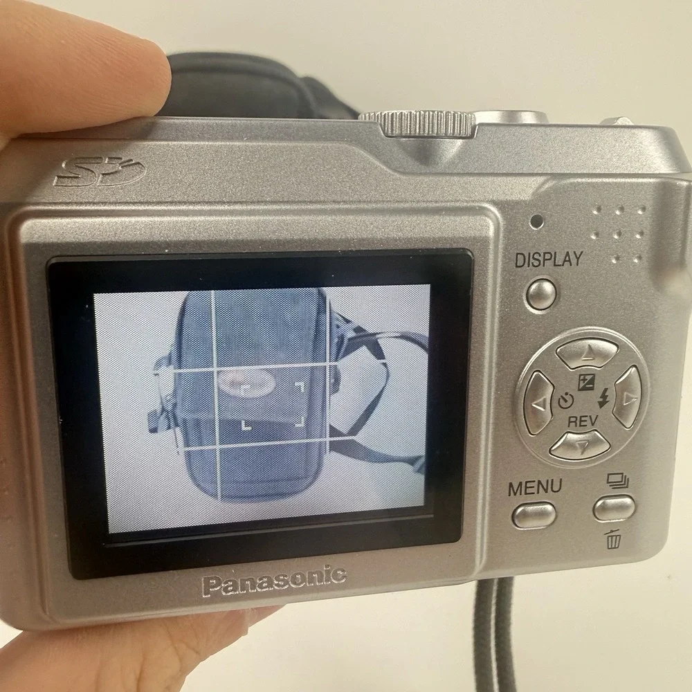 Panasonic Lumix DMC-LZ1 Silver 4.0MP Digital Camera Case SD Card Tested Working